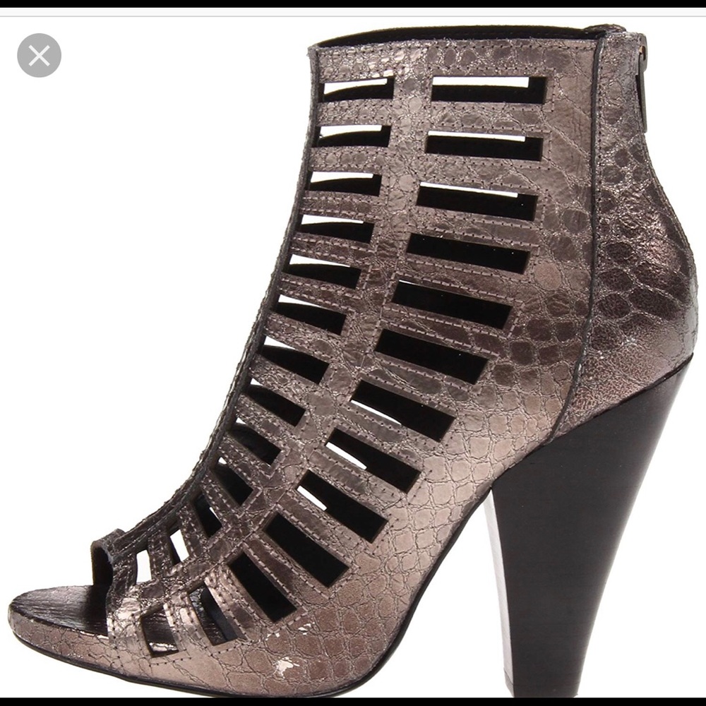 Steve Madden Alexxia Cut Out Shoes